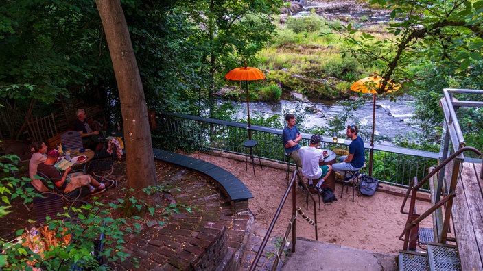 Kaltgetränk mit Aussicht: Elmores Biergarten