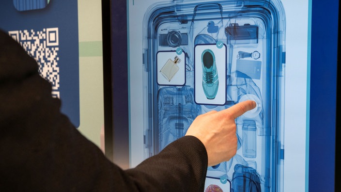 Flughäfen im Westen: Gepäckscannerspiel am Flughafen Düsseldorf