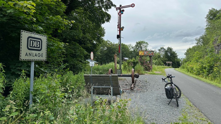 Überbleibsel des Bahnbetriebs auf dem SauerlandRadring