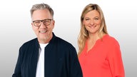 Die WDR 2 Moderatoren Jan-Malte Andresen und Johanna Horn