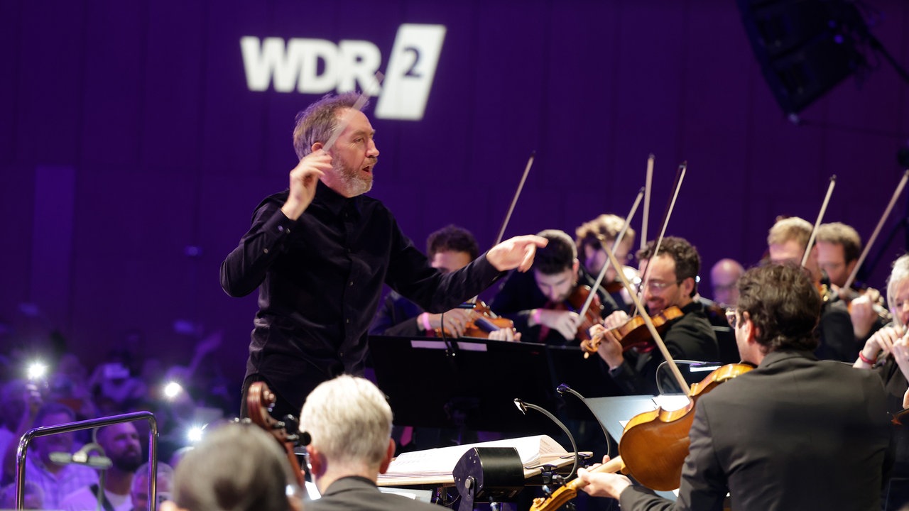 David Brophy dirigiert das WDR Funkhausorchester