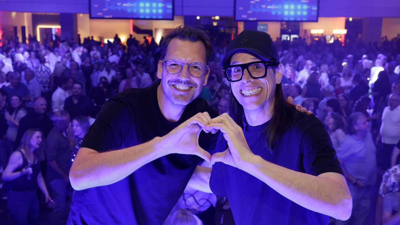 DJ Stephan und VJ SAW bei der WDR 2 Hausparty in Siegburg
