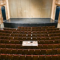Blick in den leeren Zuschauersaal des Theaters "Berliner Ensemble"
