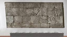 Sonderausstellung im Ägyptischen Museum Bonn zum 25. Jubiläum: "25 Jahre in 25 Objekten!". Aus 30 Gipsplatten zusammengesetzte Kopie eines Wandreliefs Sethos’ I.
