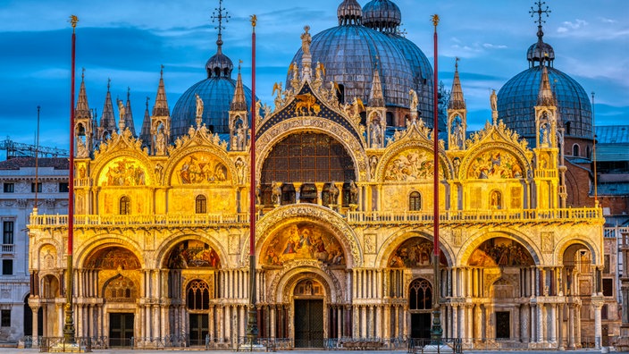 Markusdom in Venedig im Morgengrauen