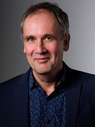 Autorenbild von Volker Kutscher.