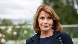 Porträtfoto von Senta Berger.