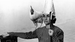 Das Beitragsbild des WDR3 Kulturfeature "Der Legendenseher - Erinnerungen an Sergei Paradschanow" zeigt eine Szene aus seinem Film „Die Farbe des Granatapfels“.
