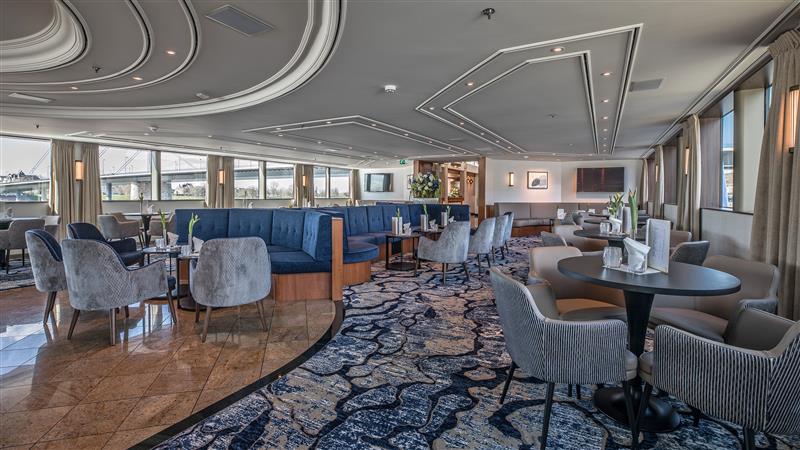 WDR 4 4-Freunde-Flussreise: Bar im Innern des Schiffs