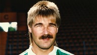 Ralf Zumdick mit Oberlippenbart und Vokuhila im Trikot des VfL Bochum (1990)