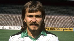 Ewald Lienen mit Vokuhila und Oberlippenbart im Trikot von Borussia Mönchengladbach (1986)