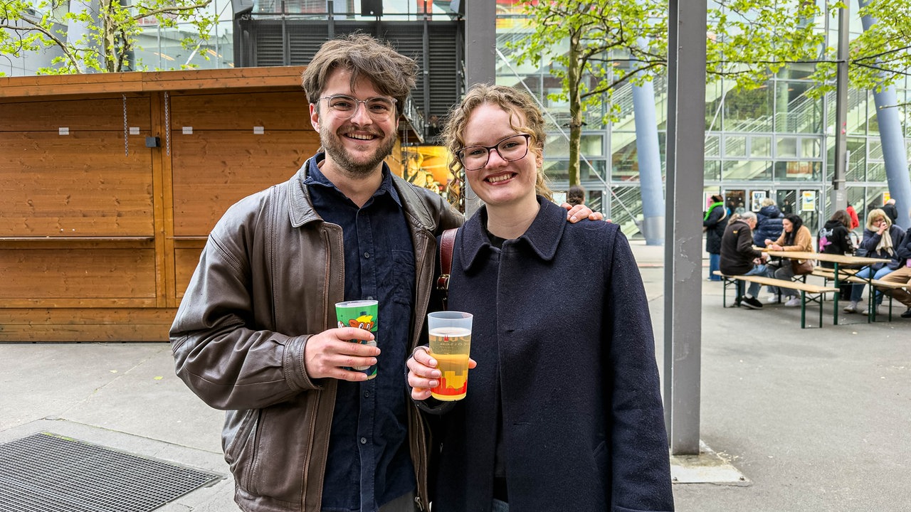 Fans beim Eric-Clapton-Konzert in Köln