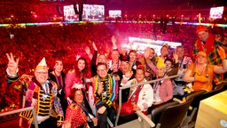 Finale der Lachenden Kölnarena: Einzug in die VIP Loge von WDR 4