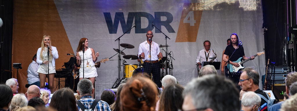 Die WDR 4  Band beim WDR 4 Sommer Open Air in Lünen