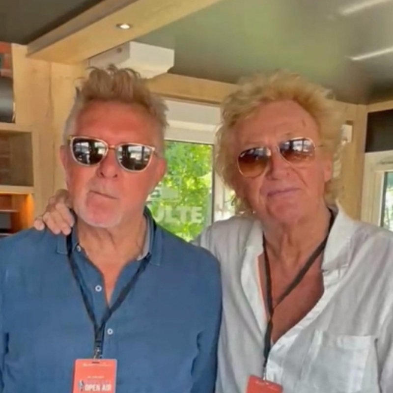 Die beiden Gitarristen von Manfred Mann’s Earth Band, Robert Hart (rechts) und Mick Rogers (links)