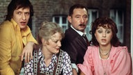 Hildegard Krekel, Diether Krebs, Heinz Schubert und Elisabeth Wiedemann bei den Dreharbeiten zur TV-Kultserie "Ein Herz und eine Seele"