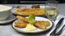 Panierte Spargelstangen mit Limetten-Hollandaise