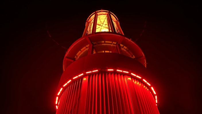Nahaufnahme der weltgrößten Grubenlampe im Dunkeln
