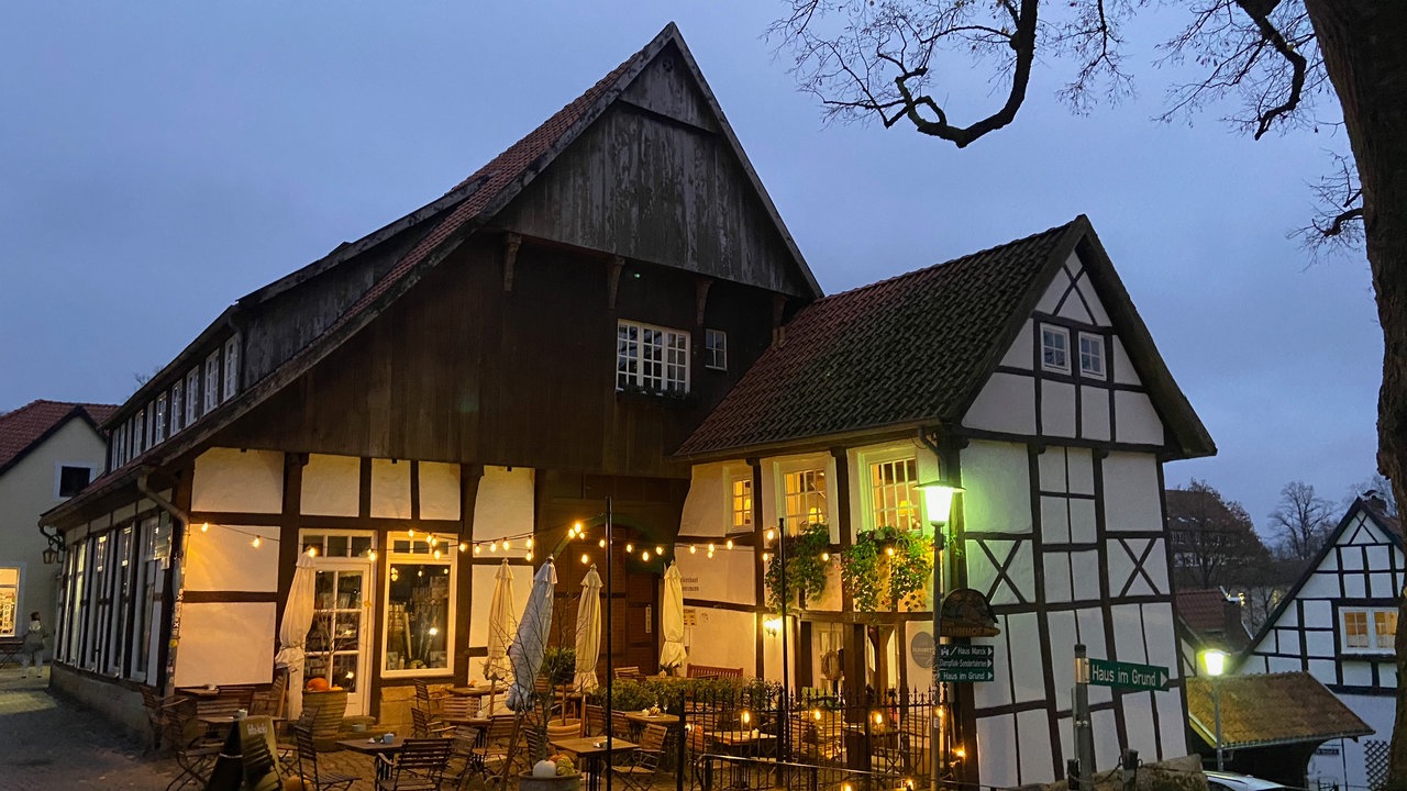 Fachwerkhaus in einer Gasse am Premium Stadtwanderungsweg "Tecklenburger Romantik"