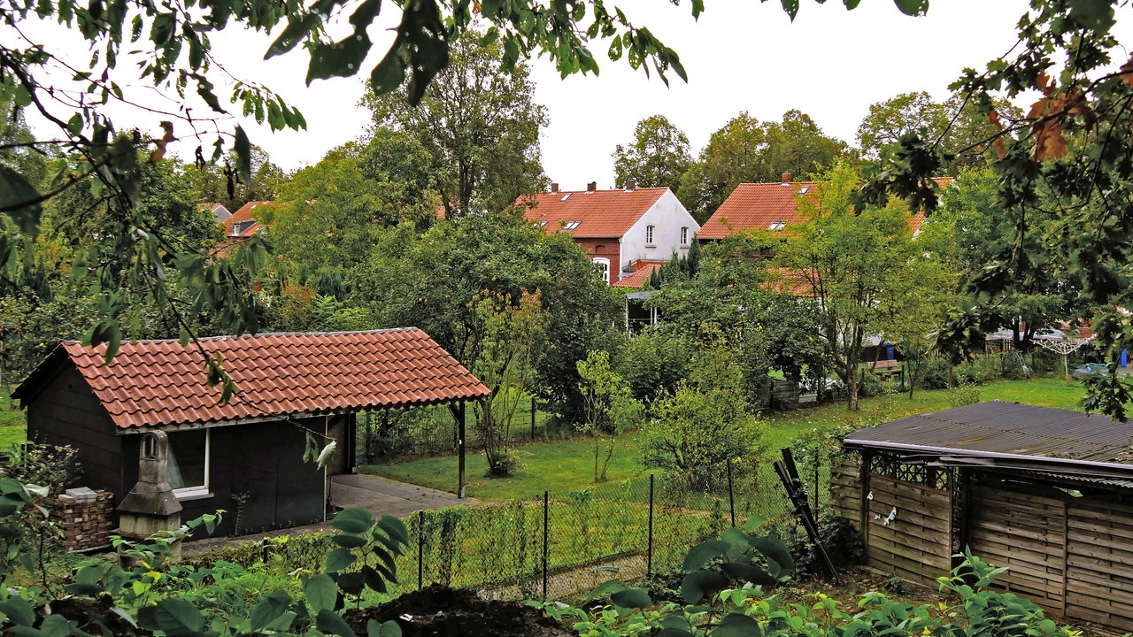 Zechenhäuser: Blick in die rückseitigen Gärten der Arbeitersiedlungshäuser