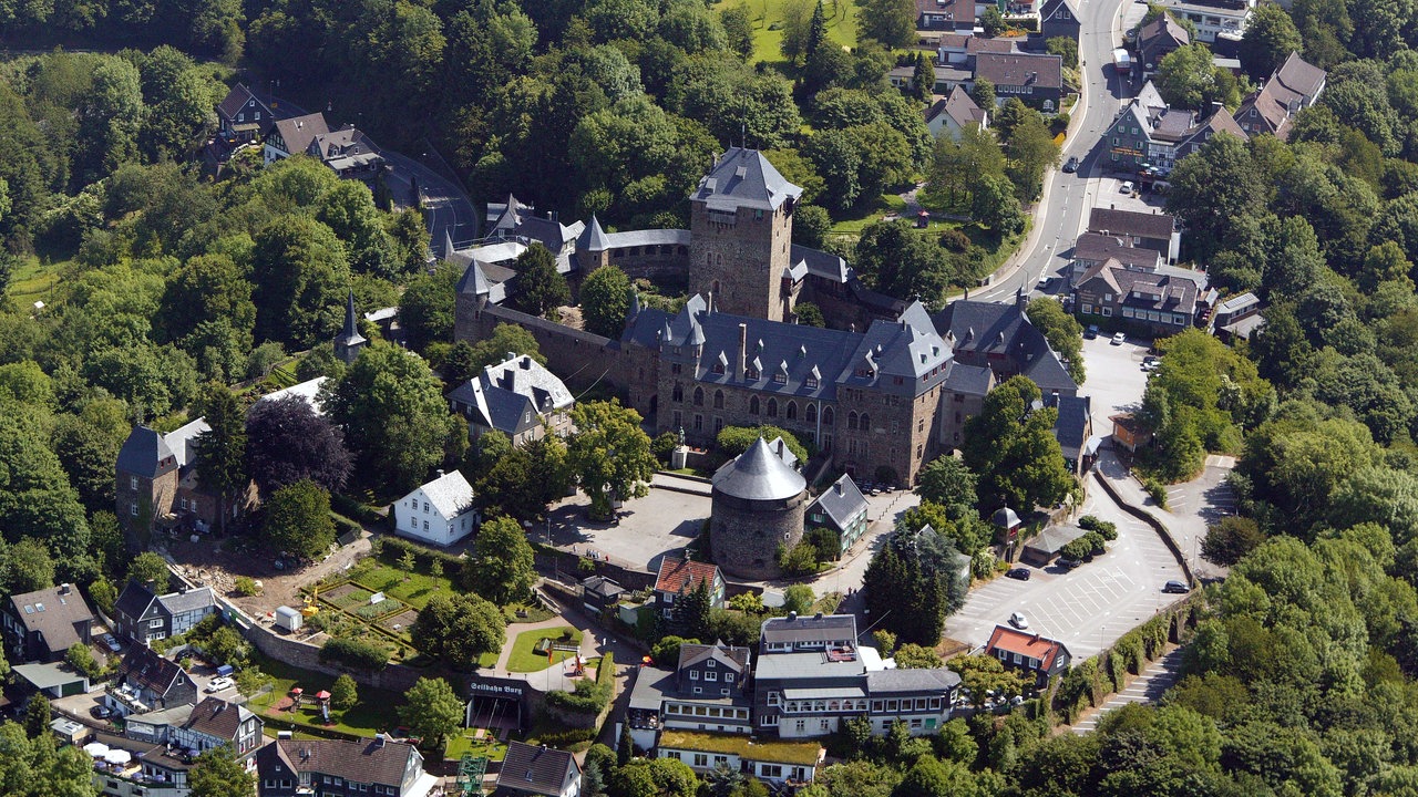 Die Festungsanlage Schloss Burg in Solingen