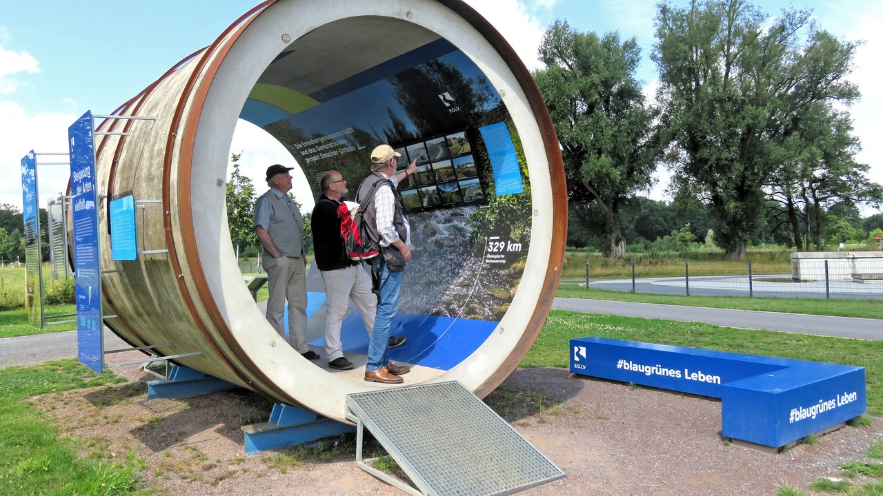 Kanalrohr als Infopunkt 