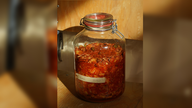 Fermentierter Kimchi in einem Einmachglas