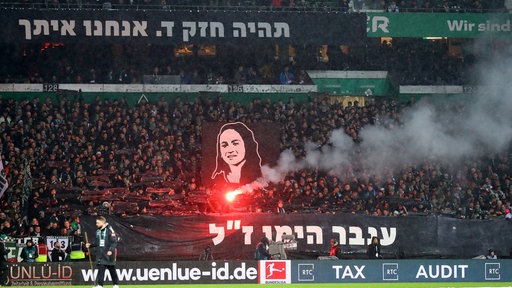 Bremen, 19.12.2023: Fans des SV Werder Bremen organisieren ein Gedenken an Inbar Haiman, ein israelisches Opfer des Hamas-Terrors
