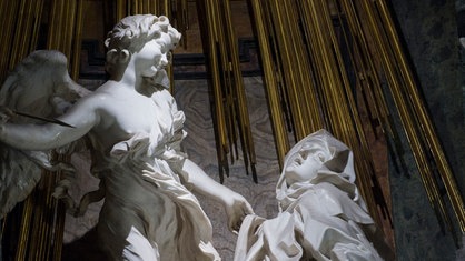 Skulptur der Heiligen Teresa von Avila von Gian Lorenzo Bernini in der Kirche Santa Maria della Vittoria in Rom