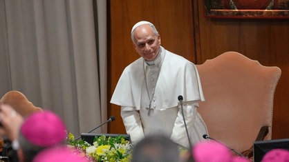 Papst Leo XIV. spricht während der Vorstellung seiner ersten Enzyklika mit dem Titel "Magnifica Humanitas" in Rom.