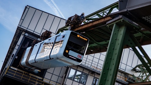 Ein Wagen der Wuppertaler Schwebebahn