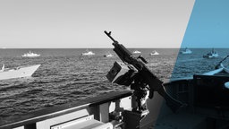 Das Beitragsbild des ARD Radiofeature "Pulverfass Ostsee" zeigt eine Militärübung in der Ostsee