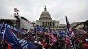 Am 06.01.2021 stürmen Anhänger von US-Präsident Donald Trump das Kapitol in Washington 