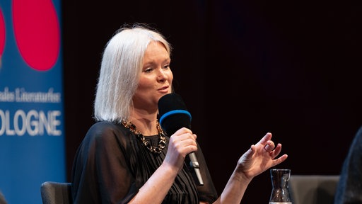 Ceceila Ahern auf der lit.COLOGNE 2025