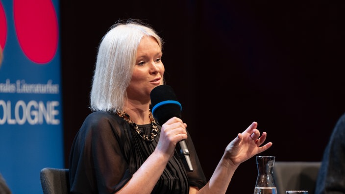 Ceceila Ahern auf der lit.COLOGNE 2025