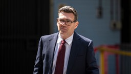  Andy Burnham