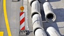 Symbolbild: Arbeitsmaterial an einer Autobahnbaustelle.
