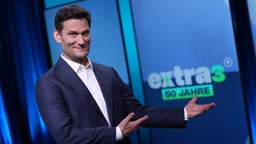 Christian Ehring, Moderator von "extra3"