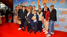 Der Cast auf dem roten Teppich bei der NRW Kino-Filmpremiere von "Das gewisse Etwas".