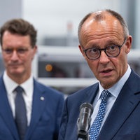 Bundeskanzler Friedrich Merz (CDU, r) und NRW-Minister Hendrik Wüst (CDU, l)