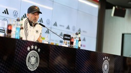 Bundestrainer Jürgen Klopp bei einer Pressekonferenz am 17.09.2026