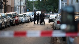 Polizei an einem Tatort in Duisburg.