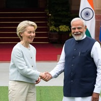 Der indische Premierminister Narendra Modi schüttelt die Hand der Präsidentin der Europäischen Kommission Ursula von der Leyen. Archivbild: 28.02.2025