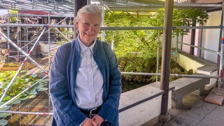 Christine Moll-Murata im Chinesischen Garten der Ruhr-Universität Bochum.