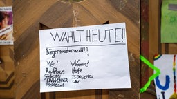 Zettel mit "wählt heute"