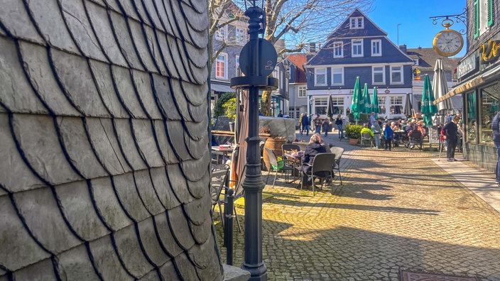 Marktplatz in Remscheid Lennep mit Lokalen und Häusern