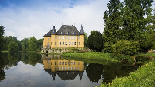 Weitblick auf das Wasserschloss "Schloss Dyck".