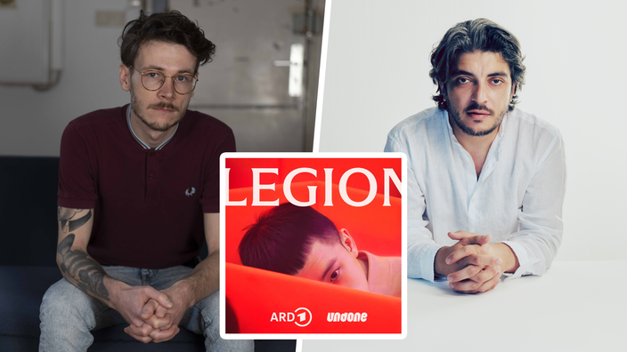 Die beiden Gewinner neben dem Podcast-Cover