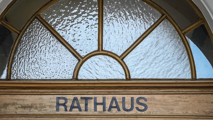 Schriftzug Rathaus