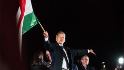 Peter Magyar nach seinem Wahlsieg bei der ungarischen Parlamentswahl